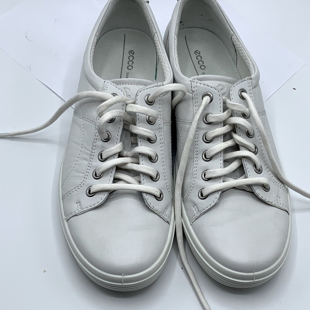 Ecco soft 7 white sneakers size 41 US 10-10.5, almost new.